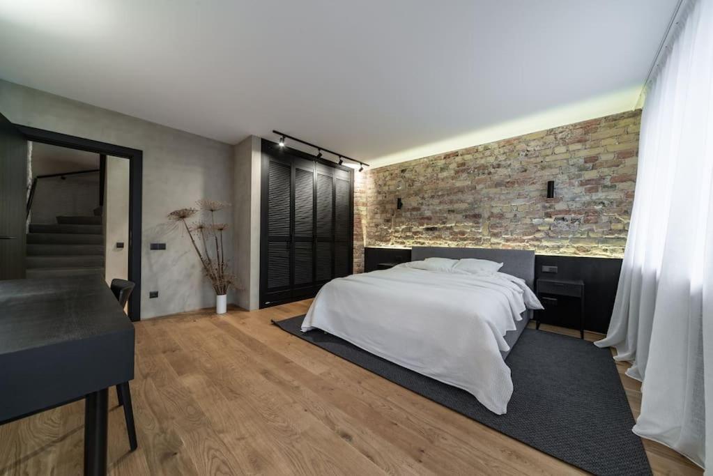 3 Storey Apartment With A Character And A Terrace Ryga Zewnętrze zdjęcie