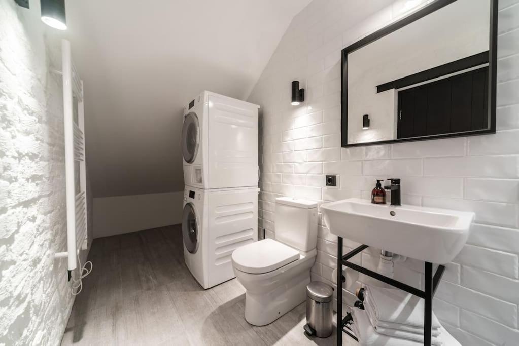 3 Storey Apartment With A Character And A Terrace Ryga Zewnętrze zdjęcie