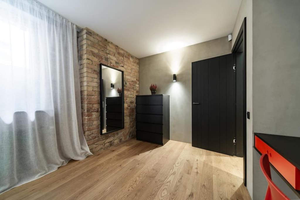 3 Storey Apartment With A Character And A Terrace Ryga Zewnętrze zdjęcie