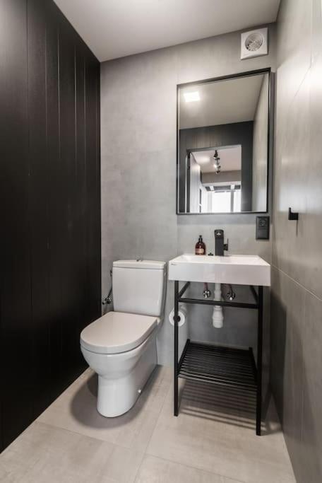 3 Storey Apartment With A Character And A Terrace Ryga Zewnętrze zdjęcie